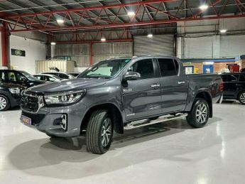 Toyota Hilux 2.4 D-4D Invincible X Auto 4WD Euro 6 4dr (TSS, 3.5t)