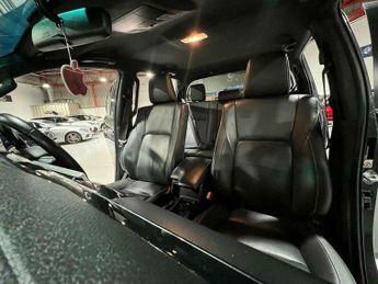Toyota Hilux 2.4 D-4D Invincible X Auto 4WD Euro 6 4dr (TSS, 3.5t)
