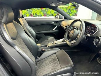 Audi TT 2.0 TFSI S LINE [4X SERVICES, SAT NAV, LEATHER, HEATED SEATS & R