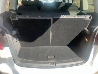 Volkswagen Touran 1.4 TSI Comfortline 7 Seater