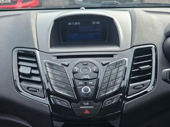 Ford Fiesta 1.0T EcoBoost Zetec Powershift Euro 6 5dr