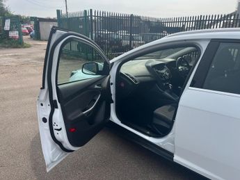 Ford FOCUS TITANIUM NAVIGATOR