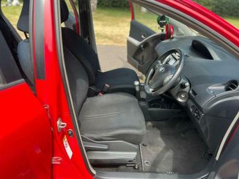 Toyota Yaris 1.3 VVT-i SR 5dr