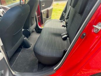 Toyota Yaris 1.3 VVT-i SR 5dr