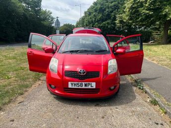 Toyota Yaris 1.3 VVT-i SR 5dr