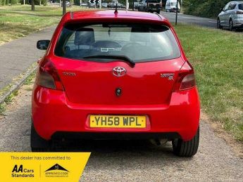 Toyota Yaris 1.3 VVT-i SR 5dr