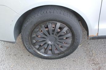 Volkswagen Polo E (70BHP)