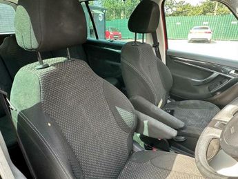 Citroen C4 Picasso 1.6 e-HDi Airdream Platinum EGS6 Euro 5 (s/s) 5dr