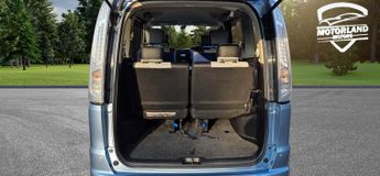 Nissan Serena 2.0 PURE DRIVE S-HYBRID 8 SEATS 5dr