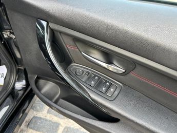 BMW 3 SERIES 320i SPORT