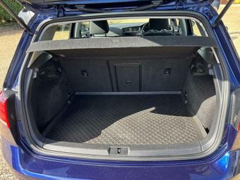 Volkswagen Golf 1.6 TDI SE Nav DSG Euro 6 (s/s) 5dr