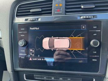 Volkswagen Golf 1.6 TDI SE Nav DSG Euro 6 (s/s) 5dr