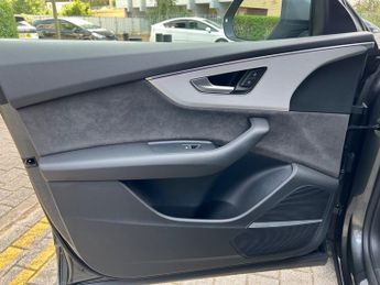 Audi Q8 TFSI QUATTRO S LINE