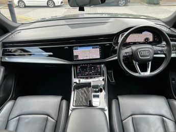 Audi Q8 TFSI QUATTRO S LINE
