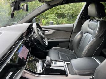 Audi Q8 TFSI QUATTRO S LINE