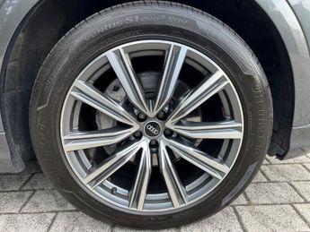 Audi Q8 TFSI QUATTRO S LINE