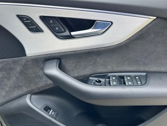 Audi Q8 TFSI QUATTRO S LINE