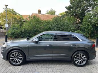 Audi Q8 TFSI QUATTRO S LINE