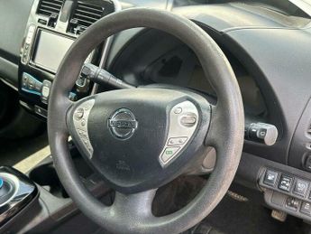 Nissan Leaf 24kWh Acenta Auto 5dr