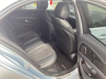 Mercedes-Benz E Class 2.0 E220d AMG Line Saloon 4dr Diesel G-Tronic+ Euro 6 (s/s) (194