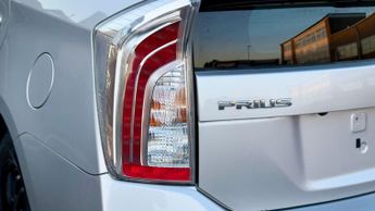 Toyota Prius TOYOTA PRIUS HYBRID