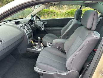 Renault Megane 1.6 VVT Dynamique 2dr