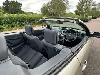 Renault Megane 1.6 VVT Dynamique 2dr