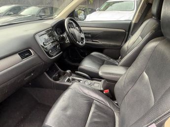 Mitsubishi Outlander DI-D GX 3