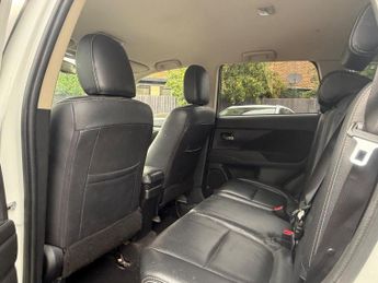 Mitsubishi Outlander DI-D GX 3