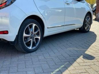 Toyota Yaris 1.5 VVT-h Trend CVT Euro 5 5dr