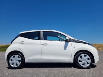 Toyota AYGO VVT-I X-PLAY