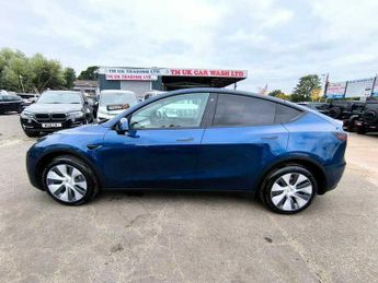 Tesla Model Y LONG RANGE AWD