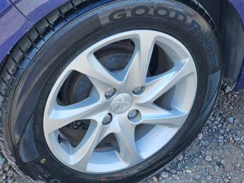 Peugeot 208 1.4 e-HDi Allure EGC Euro 5 (s/s) 5dr