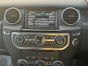 Land Rover Discovery 3.0 SD V6 Landmark SUV 5dr Diesel Auto 4WD Euro 6 (s/s) (256 bhp