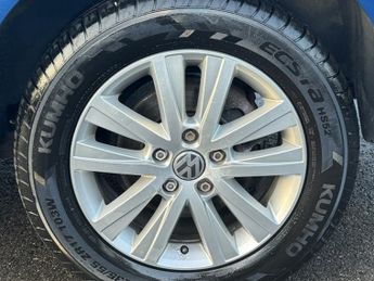 Volkswagen Caravelle 2.0 BiTDI BlueMotion Tech Executive MPV 5dr Diesel DSG 4Motion E