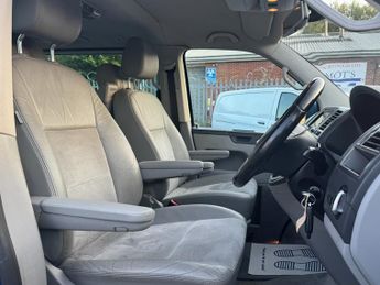 Volkswagen Caravelle 2.0 BiTDI BlueMotion Tech Executive MPV 5dr Diesel DSG 4Motion E