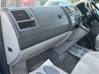 Volkswagen Caravelle 2.0 BiTDI BlueMotion Tech Executive MPV 5dr Diesel DSG 4Motion E