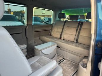 Volkswagen Caravelle 2.0 BiTDI BlueMotion Tech Executive MPV 5dr Diesel DSG 4Motion E