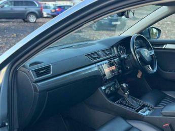 Skoda Superb 2.0 TDI SE L Executive Estate 5dr Diesel DSG Euro 6 (s/s) (150 p