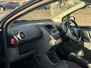 Toyota AYGO 1.0 VVT-i Black MultiMode Euro 4 5dr (AC)