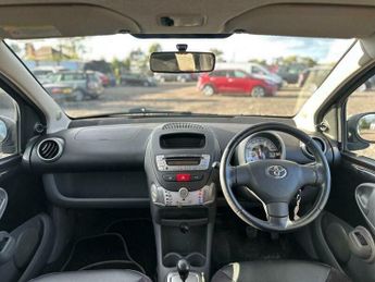 Toyota AYGO 1.0 VVT-i Black MultiMode Euro 4 5dr (AC)