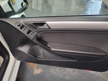 Volkswagen Golf SE TDI BLUEMOTION TECHNOLOGY DSG