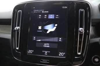 Volvo XC40 B4 R-DESIGN