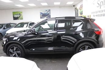 Volvo XC40 B4 R-DESIGN