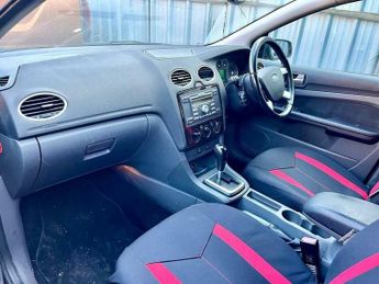 Ford Focus 2.0 Ghia 5dr
