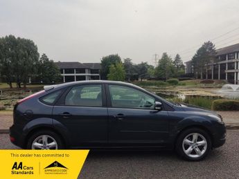 Ford Focus 1.6 Zetec Hatchback 5dr Petrol Automatic (184 g/km, 99 bhp)