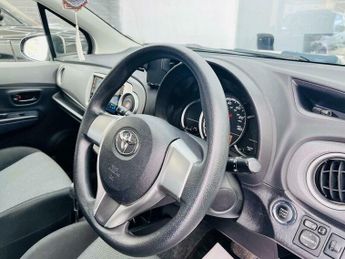 Toyota Yaris 1.33 Dual VVT-i T Spirit Multidrive S Euro 5 5dr