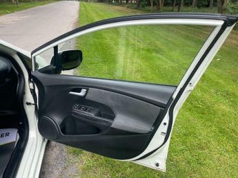 Honda Insight 1.3h IMA HS CVT Euro 5 5dr