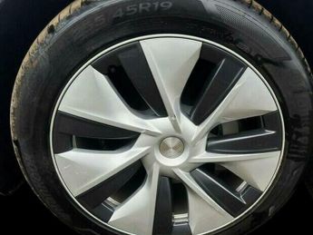 Tesla Model Y (Dual Motor) Long Range Auto 4WDE 5dr