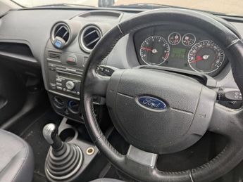 Ford Fiesta 1.6 Ghia Hatchback 5dr Petrol Manual (153 g/km, 99 bhp)